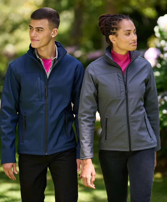 Regatta Octagon II nyomtatható háromrétegű membránnal ellátott női softshell (TRA689), modellen