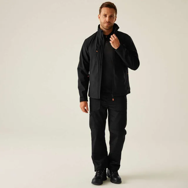Regatta Thermogen Powercell 5000 fűthető férfi softshell dzseki (TRA739), modellen