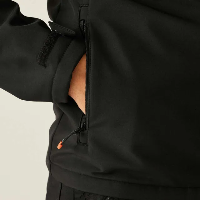 Regatta Thermogen Powercell 5000 fűthető férfi softshell dzseki (TRA739), modellen