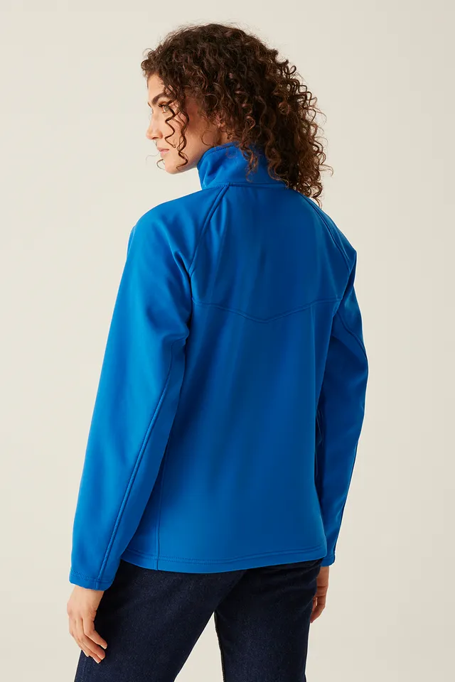 Regatta Uproar Interactive női softshell (TRA645), modellen