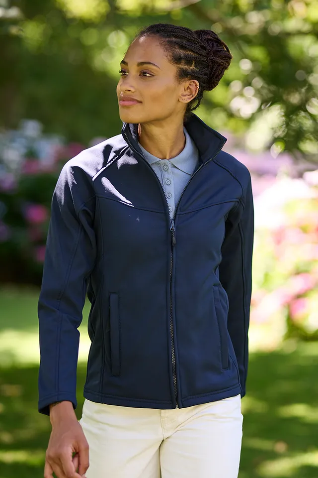 Regatta Uproar Interactive női softshell (TRA645), modellen
