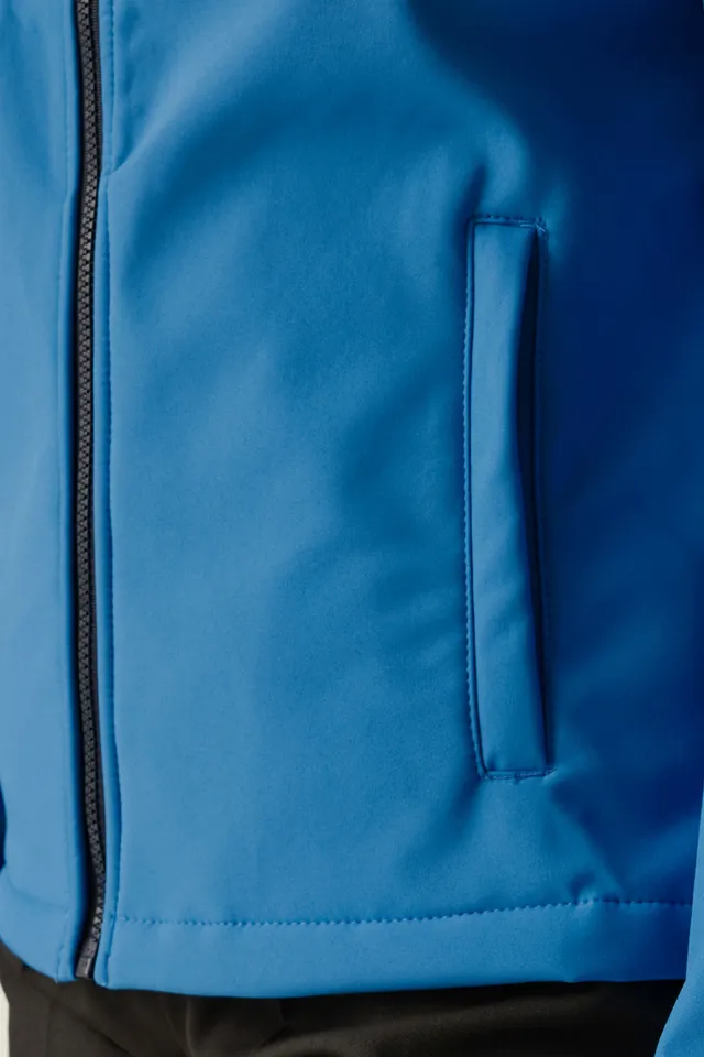 Regatta Venturer háromrétegű kapucnis nyomtatható softshell női dzseki (TRA702), modellen