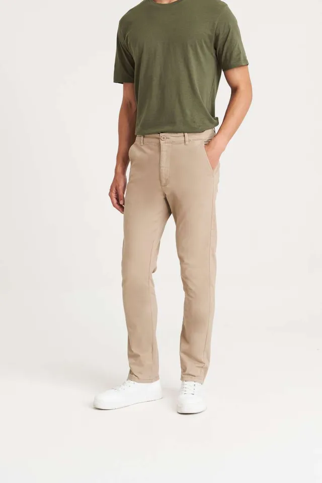 So Denim Adam Slim chino férfi nadrág (SD020), modellen