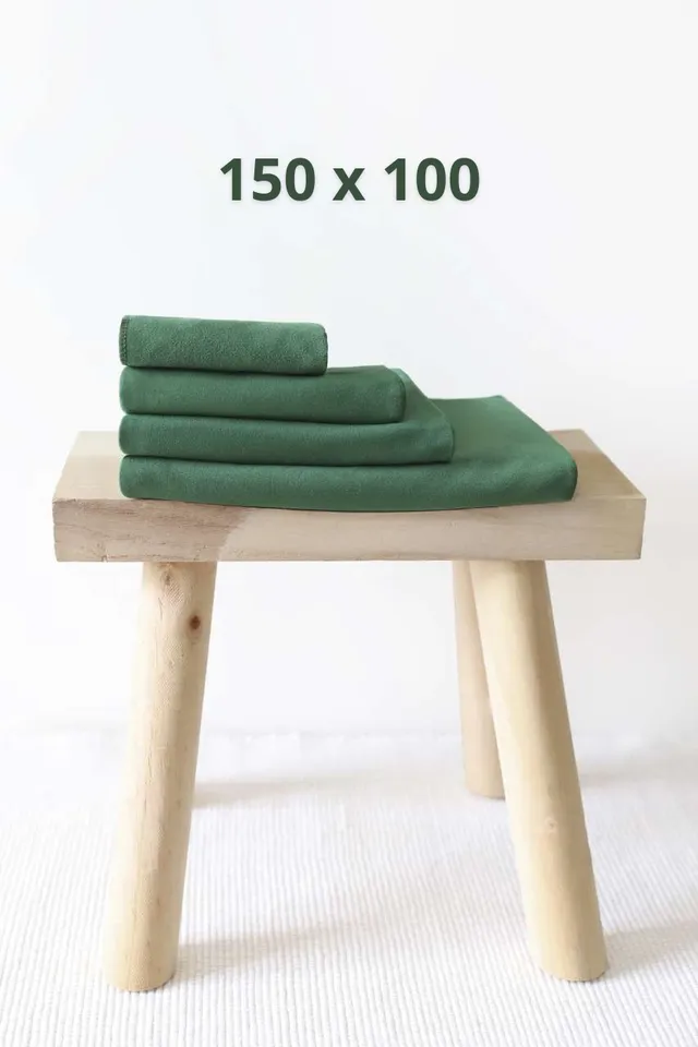 SOL'S Atoll 100 - microszálas törölköző (02936), modellen