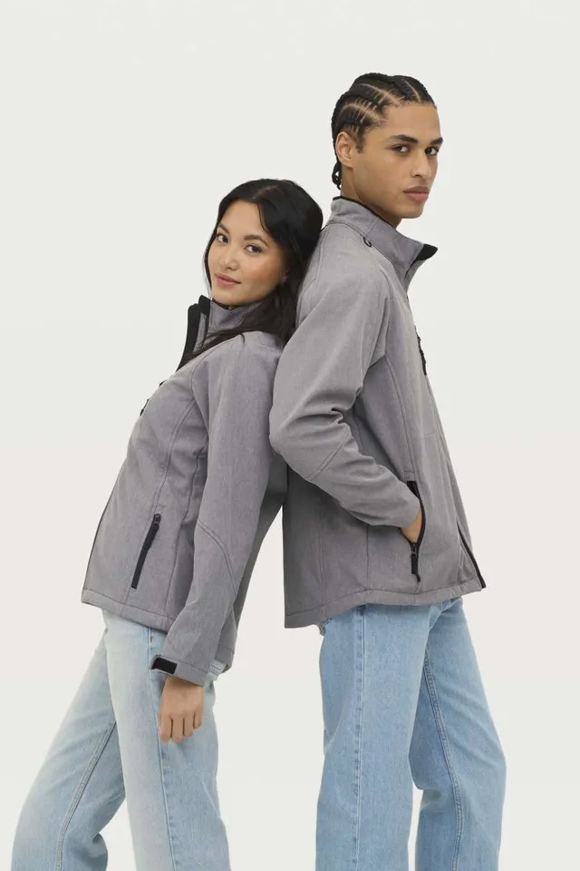 SOL'S Roxy - női softshell cipzáras dzseki (46800), modellen