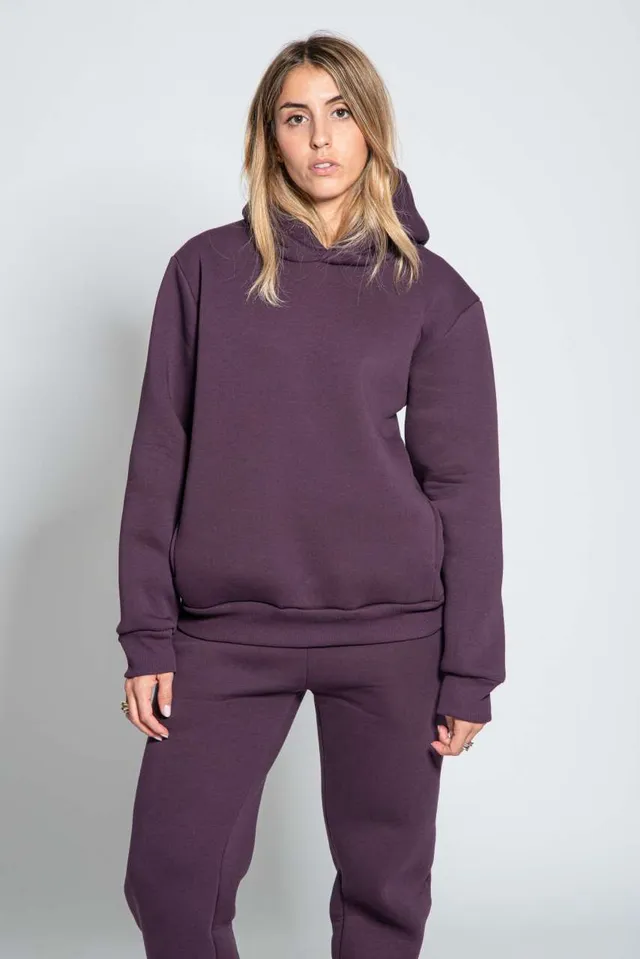 Vesti Mya - uniszex városi soft kapucnis pulóver (IT817T), modellen